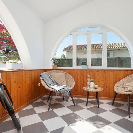 0 m² dengan 4 kamar tidur dan 2 kamar mandi pribadi di Alcudia Villa Bagian luar foto