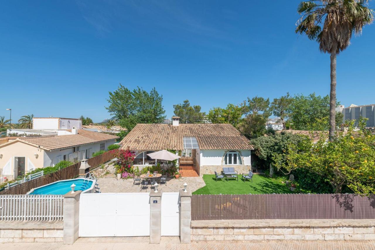 0 m² dengan 4 kamar tidur dan 2 kamar mandi pribadi di Alcudia Villa Bagian luar foto