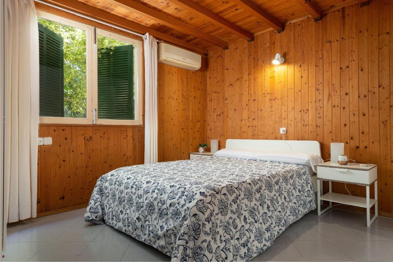 0 m² dengan 4 kamar tidur dan 2 kamar mandi pribadi di Alcudia Villa Bagian luar foto