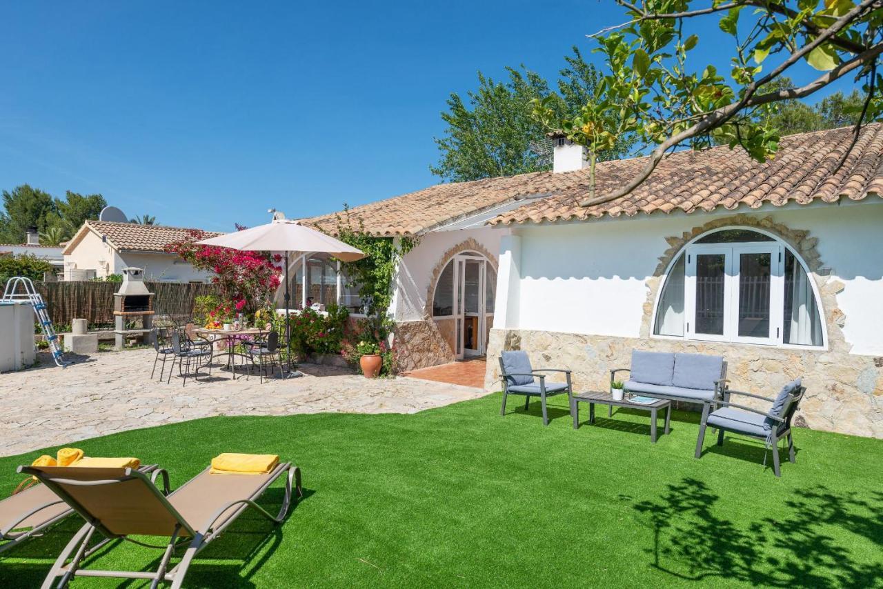 0 m² dengan 4 kamar tidur dan 2 kamar mandi pribadi di Alcudia Villa Bagian luar foto