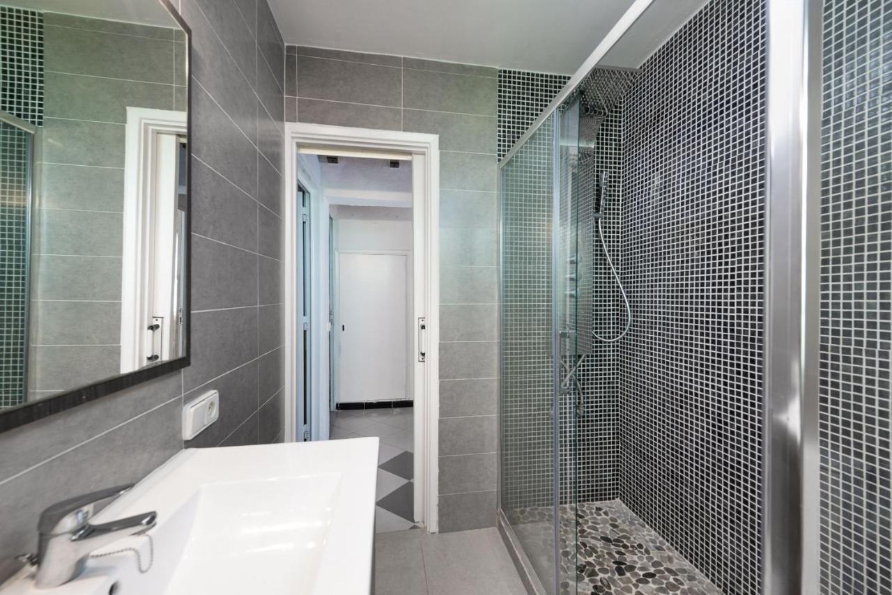 0 m² dengan 4 kamar tidur dan 2 kamar mandi pribadi di Alcudia Villa Bagian luar foto